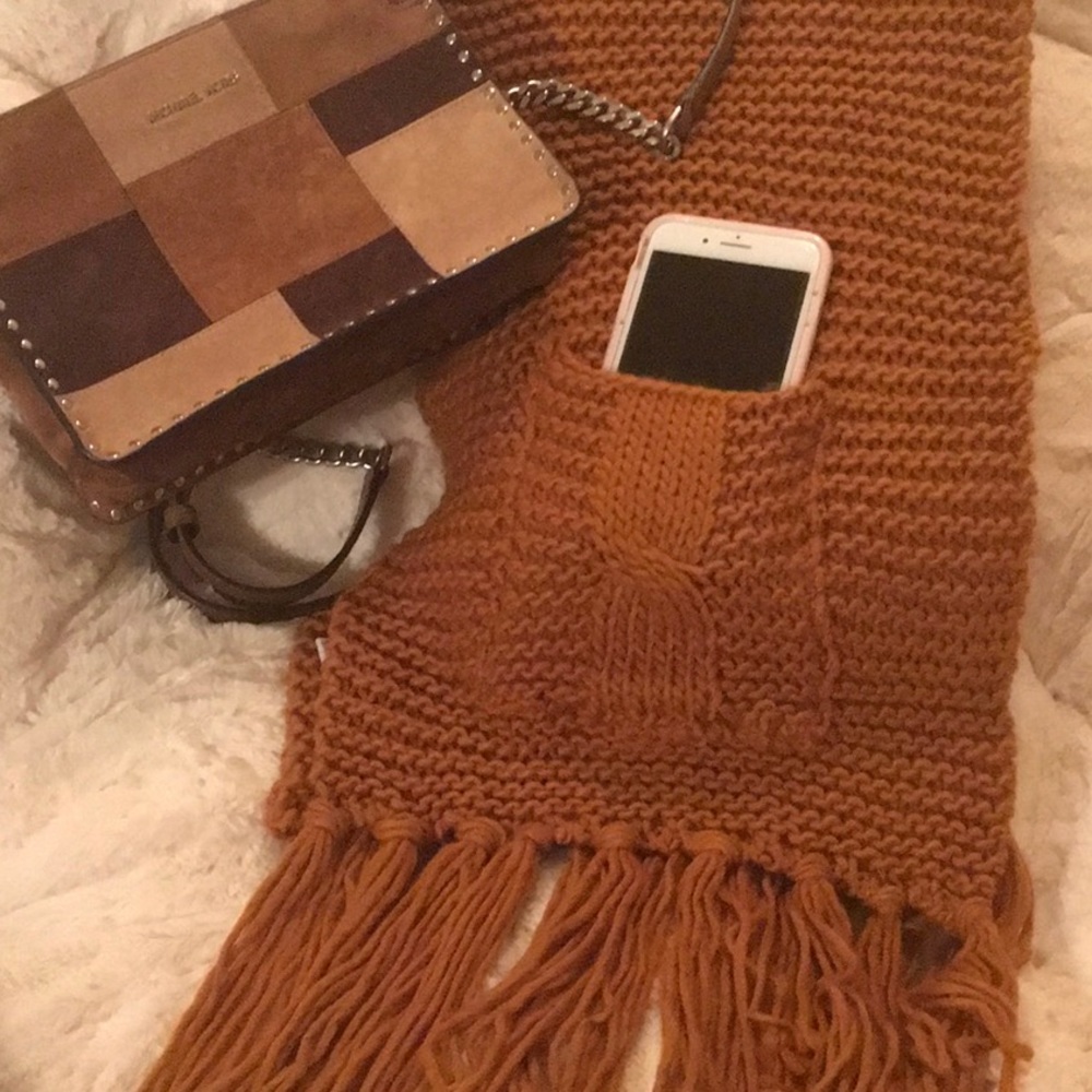 NEW BEAUTIFUL KNIT SCARF WITH POCKETS WINE COLOR - Picture 3 of 10